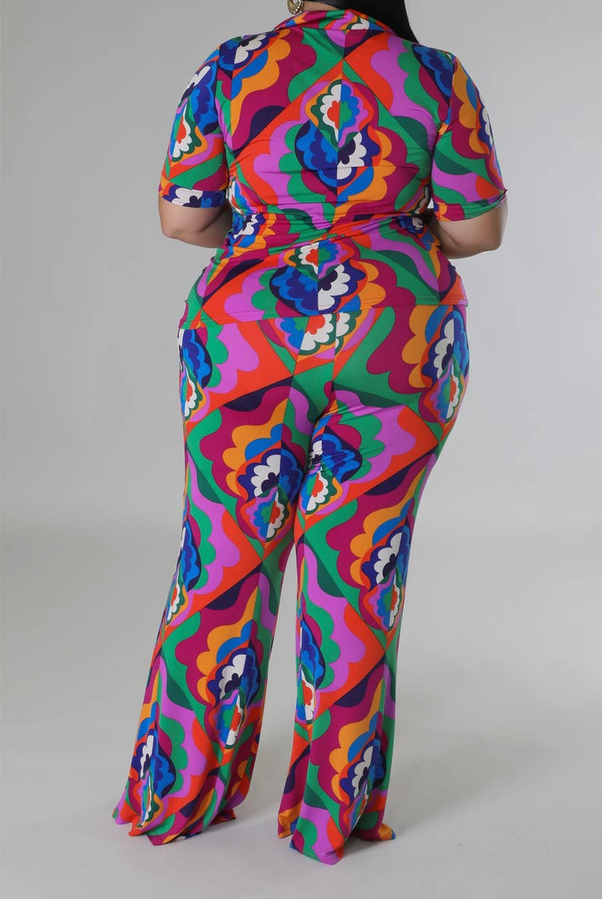 Multi color print high waist pant.